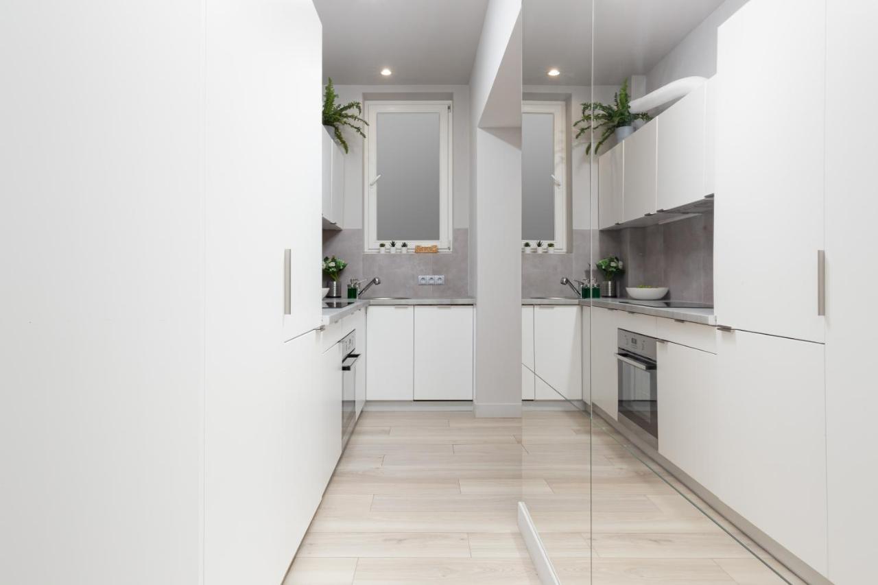 City Center Apartments Hoza By Noclegi Renters Warschau Exterior foto